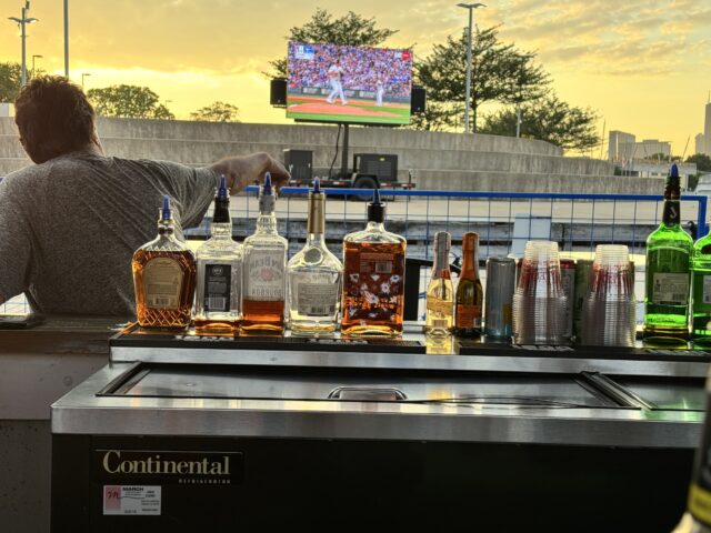 Milwaukee Brewers World Series, Green Bay Packers, Wisconsin Badgers, Ohio State Northwestern Football Baseball, Indiana Football, Illinois Football, MLB NFL Watch Party, LED Trailer Rentals, LED Display Rentals, www.IlluminatedMobile.com, 415-577-5198